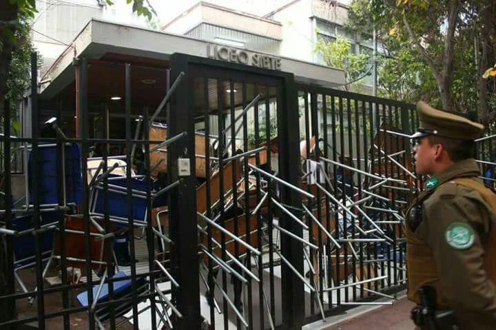 Toma Liceo 7 de Providencia, año 2017